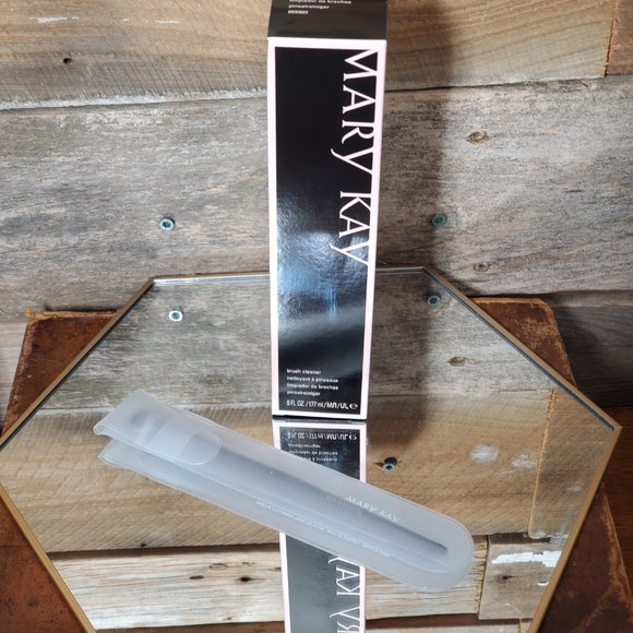 Combo Brush Cleaner and Eye Blending Brush - Mary Kay - Picture 2 of 4